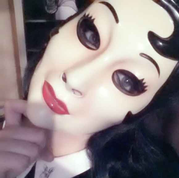 Meet your Posher, Jexx - Picture 2 of 3